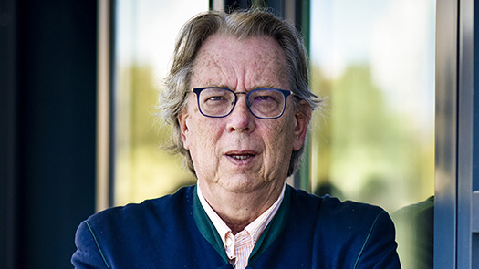 Dr. Estevão Pape